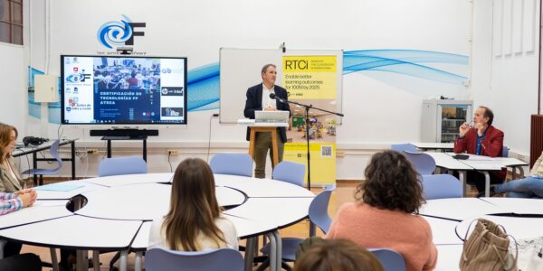 Celebramos en el aula ATECA del IES Enrique Flórez su certificación en tecnologías FP