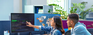 Aula tecnológica con estaciones de trabajo HP Z by HP con Intel®