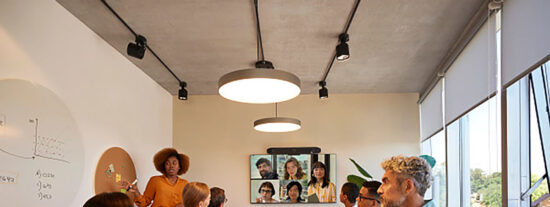 Solución avanzada Poly para equipamiento audiovisual